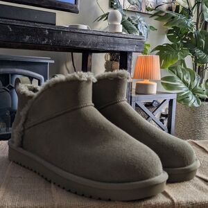 Koolaburra By Ugg Cozy Shearling-Lined Ankle Boots